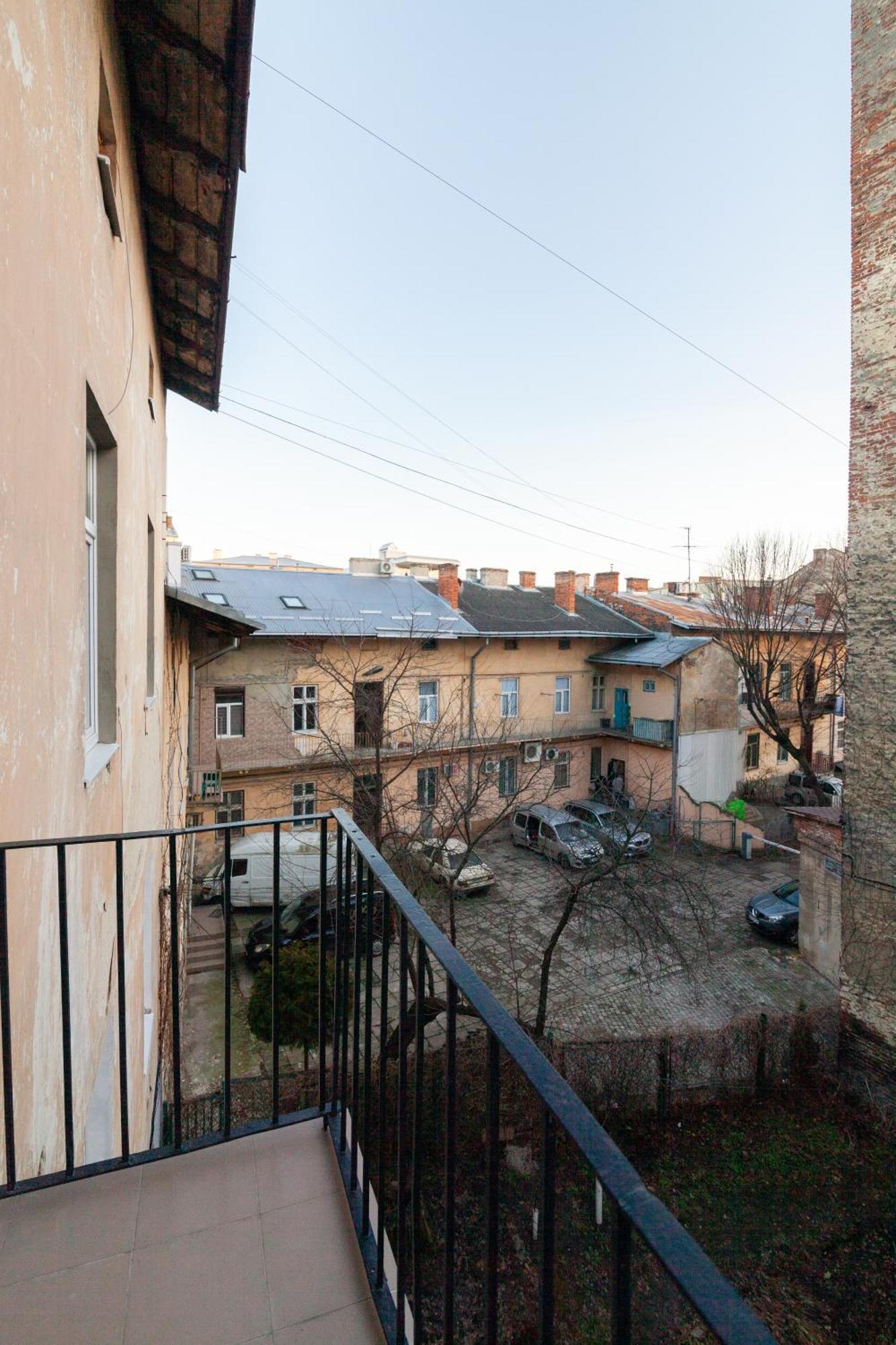Leogrand Apartments On Franka 35 Lviv Ngoại thất bức ảnh